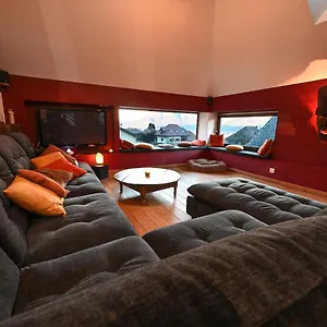 https://la-grange-du-clos.hotels-rhonealpes.com